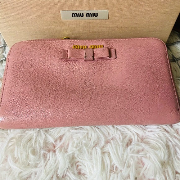 Authentic Miu Miu wallet - Picture 3 of 10